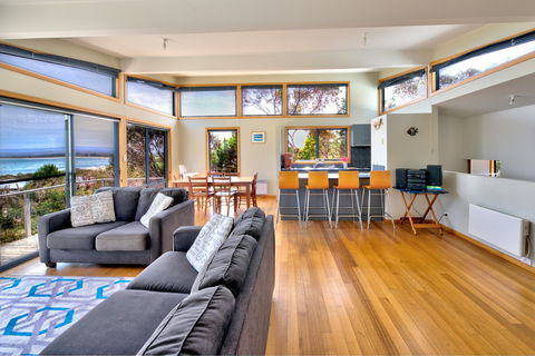 Beachcomber House - Accommodation Gladstone 0