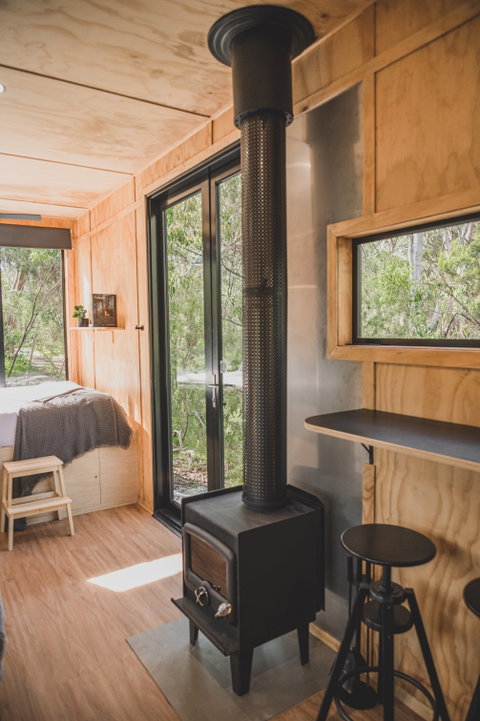 CABN Chloe - Blewitt Springs - Accommodation Gladstone 1