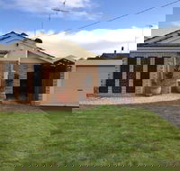 Canalside Family Getaway - Accommodation Gladstone