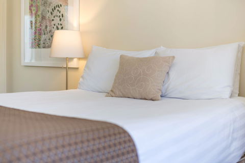 Club Motel And Apartments - Accommodation Gladstone 1