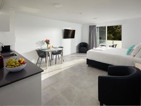 East Maitland Executive Apartments - Accommodation Gladstone 1