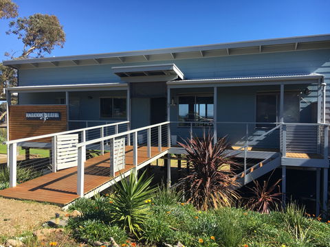 Falcon Blue - Accommodation Gladstone 0