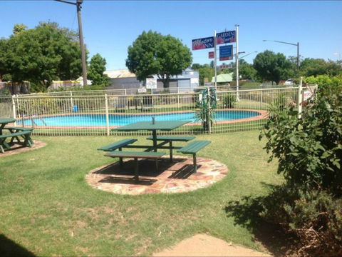 Garden Court Motor Inn - Accommodation Gladstone 0