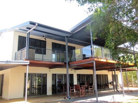 Golden Sands Retreat - Accommodation Gladstone 0
