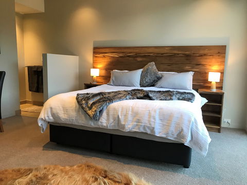 Highland Getaway Luxury Farm Stay B&B - Accommodation Gladstone 1