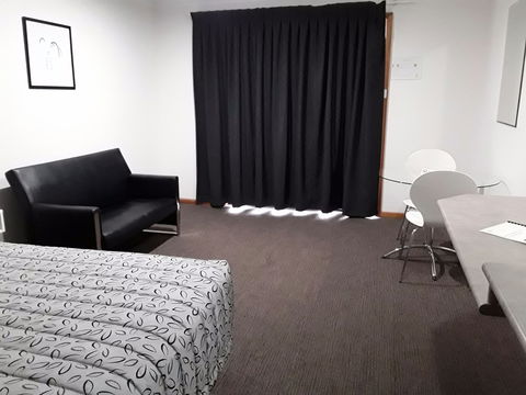 Keith Motor Inn - Accommodation Gladstone 0