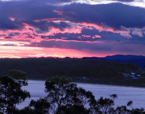 Longbeach Clifftop Retreat - Accommodation Gladstone 0