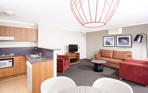 Mantra On Northbourne - Accommodation Gladstone 1