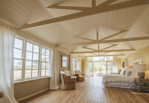 Mayfield Vineyard Cottages - Accommodation Gladstone 1