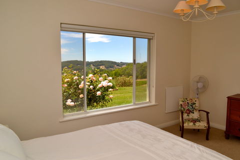 Pat And Ted's In The Piccadilly Valley - Accommodation Gladstone 2