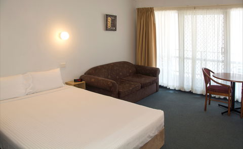 Port Aloha Motel - Accommodation Gladstone 0