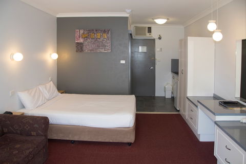 Port Aloha Motel - Accommodation Gladstone 1