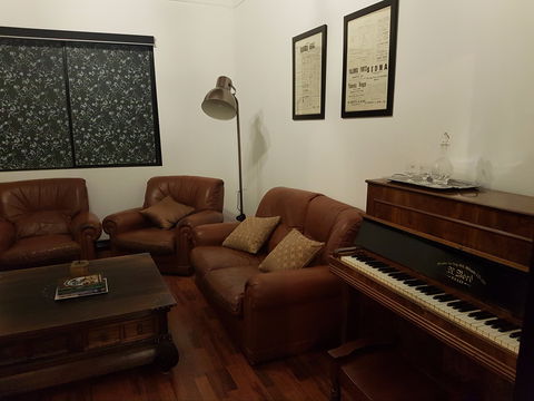Possum Cottage - Accommodation Gladstone 1