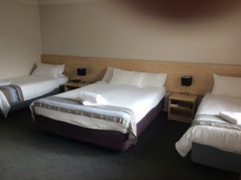 Red Cedar Motel: Muswellbrook - Accommodation Gladstone 0