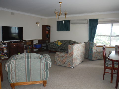 Shore Times - Accommodation Gladstone 2