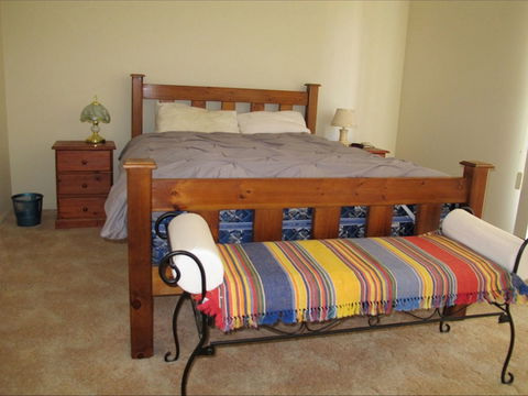 Sims Holiday Home - Accommodation Gladstone 2