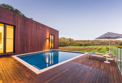 Sophies Vineyard - Accommodation Gladstone 1