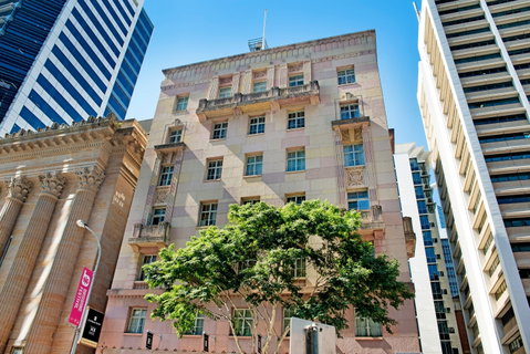 ULTIQA Rothbury Hotel - Accommodation Gladstone 0