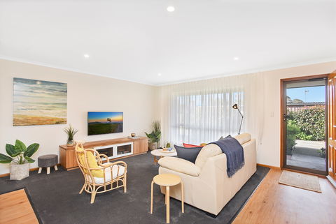 4/11 Cornhill Road - Accommodation Gladstone 2