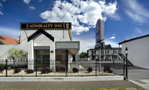 Admiralty Inn - Accommodation Gladstone 0
