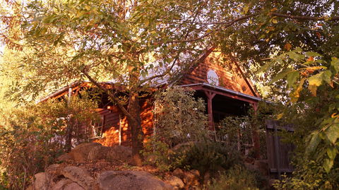 Artscape Cottage Beechworth - Accommodation Gladstone 0