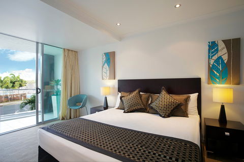 At Marina Shores - Accommodation Gladstone 1