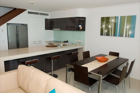At Marina Shores - Accommodation Gladstone 2