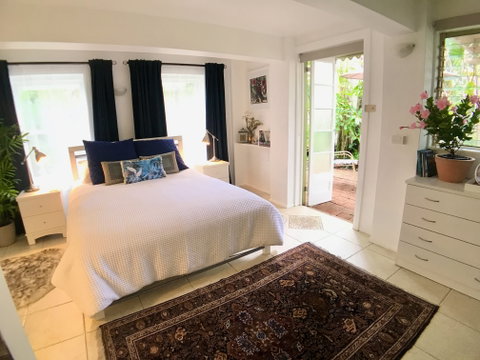 Bangalow Studio Apartment - Accommodation Gladstone 1