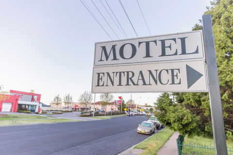 Bathurst Motor Inn - Accommodation Gladstone 0