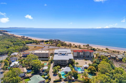 Beaches On Lammermoor Apartments - Accommodation Gladstone 1