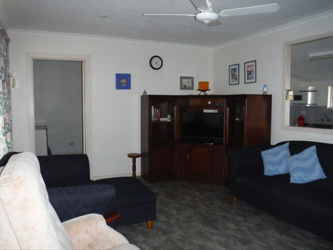 Beach Escape - Accommodation Gladstone 1