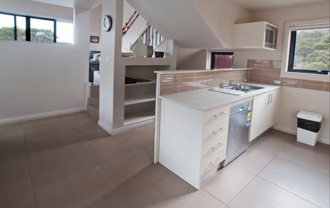 Blues Air 4 - Accommodation Gladstone 2