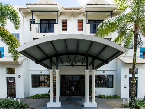 Cairns Queens Court - Accommodation Gladstone 1