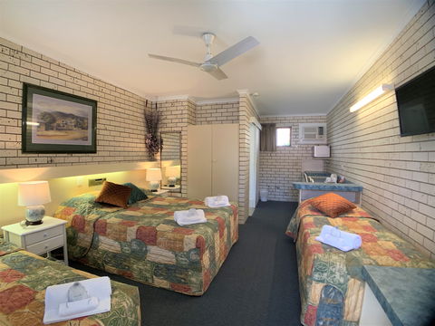 Cara Motel - Accommodation Gladstone 1