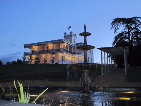 Claremont House - Accommodation Gladstone 0