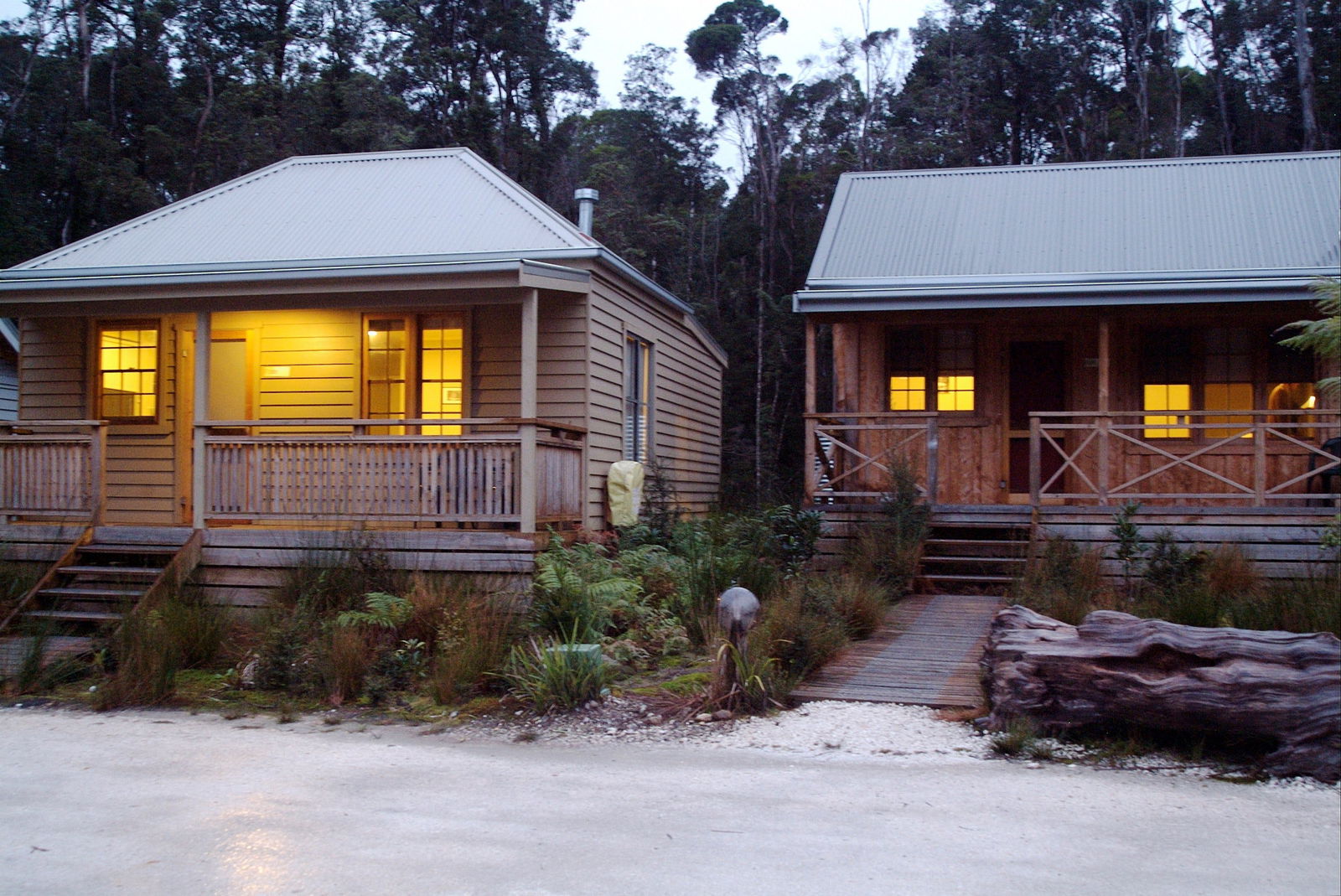 Edgcumbe Beach TAS Accommodation Gladstone