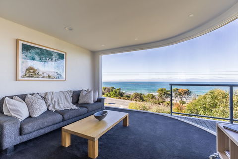 Dlux + Escape @ 83 Great Ocean Road Apartments Lorne - Accommodation Gladstone 0
