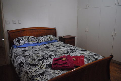 East Arnhem Real Estate - 6B Isal - Accommodation Gladstone 0