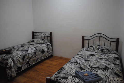 East Arnhem Real Estate - 6B Isal - Accommodation Gladstone 2