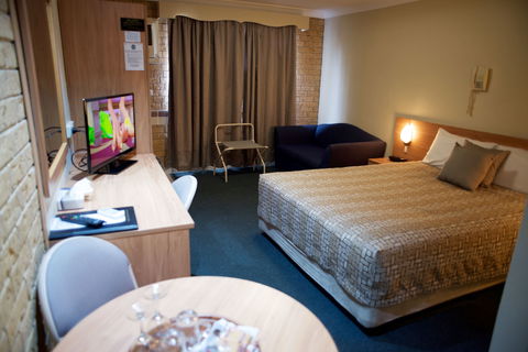 Forest Lodge Motor Inn And Restaurant - Accommodation Gladstone 2
