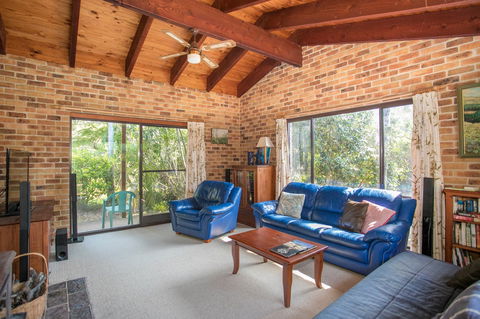 Great Hideaway - Accommodation Gladstone 2