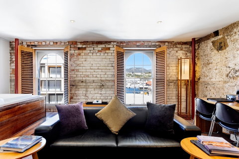 Henry Jones Art Hotel - The - Accommodation Gladstone 0