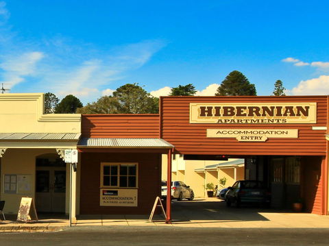 Hibernian Hotel Apartments - Accommodation Gladstone 1
