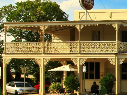 Hibernian Hotel Apartments - Accommodation Gladstone 2