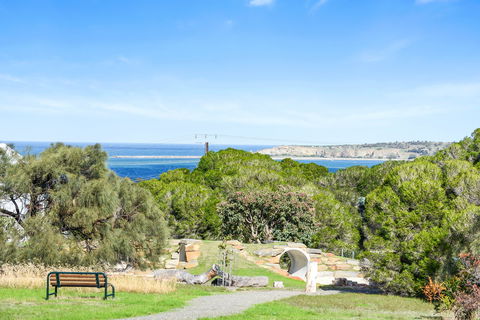 Islandview - Hayborough - Accommodation Gladstone 0