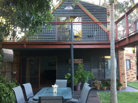 Jetz Bungalow - Accommodation Gladstone 0