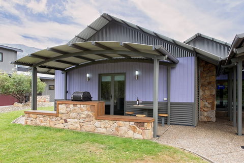 Kickenback Studio - Accommodation Gladstone 0
