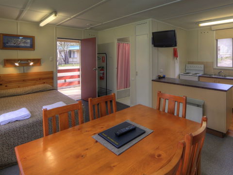 Kosciuszko Tourist Park - Accommodation Gladstone 2