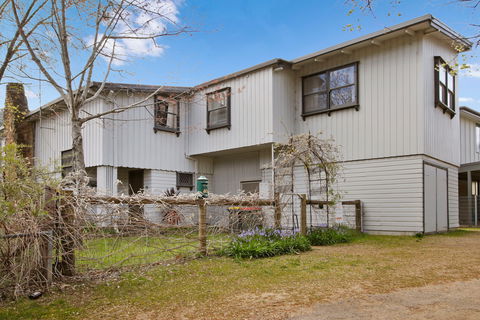 Le Chateau - Accommodation Gladstone 0