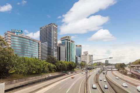 Meriton Suites North Sydney - Accommodation Gladstone 0